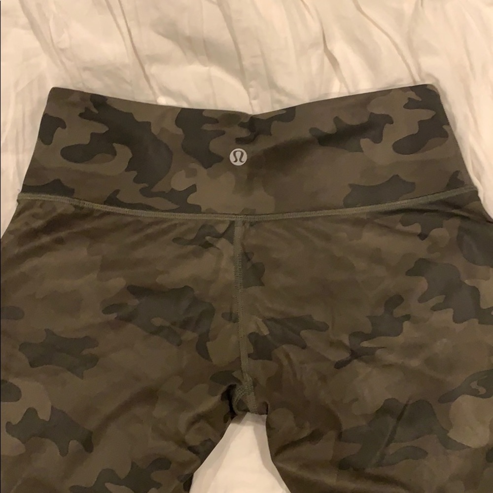 Lululemon camo print leggings💚